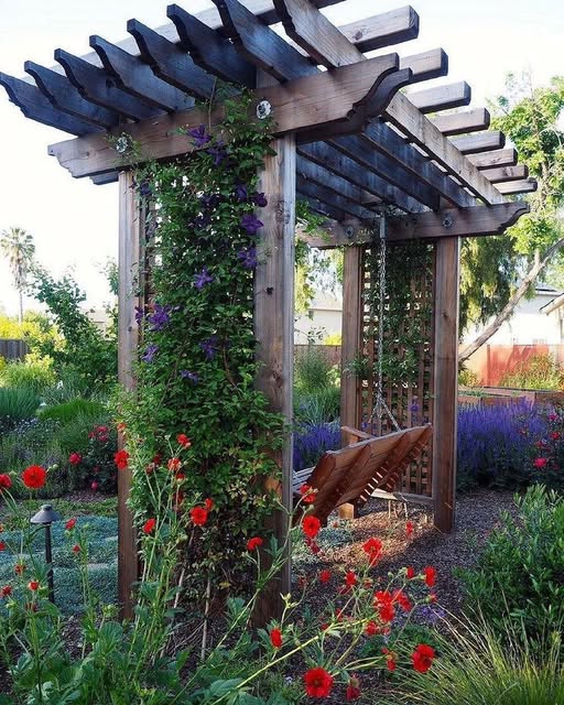 – Я поїду до батьків на тиждень. Чоловік навіть не запитав, чому. Лише знизав плечима: – Як хочеш. Я не тримаю. Вона поїхала. І не повернулась за тиждень. І не за два. Василь не скучав, але він почав помічати, що хата порожня. Що чай сам не заварюється. Що сорочки лежать брудні. Що тиша ріже вуха.  Василь уперше в житті прибирав сам, варив щось примітивне, пробував полагодити праску. А ще – сидів на лавці й мовчки дивився на захід сонця. І згадував