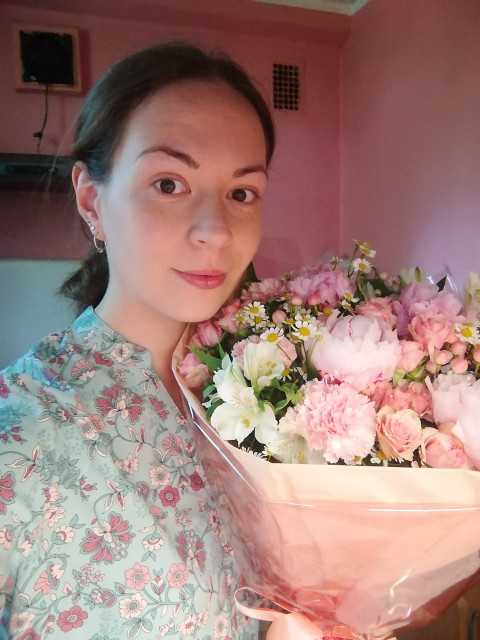 – Не слухай тата, Славко! – вигукнула наречена. – Він у мене так жартує. Він, коли нервує, завжди жартує. – Жартує? – Ні! Тепер я – не жартую! – твердо сказав Валерій Дмитрович, не відводячи з В’ячеслава пильного погляду. – Я, чогось, не розумію… Ви – згодні? – вже невпевнено запитав хлопець. – На що згоден?